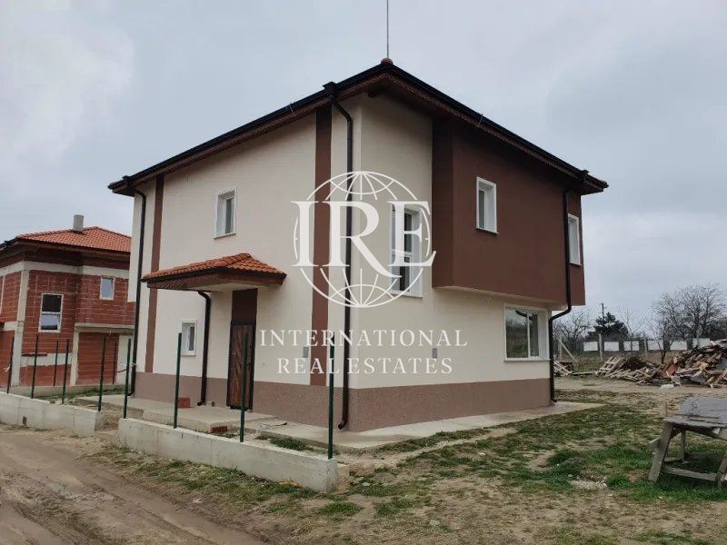 Продава КЪЩА, с. Приселци, област Варна, снимка 3 - Къщи - 53152299