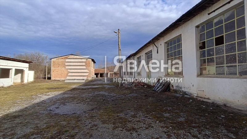 Na sprzedaż  Budynek przemysłowy region Sofia , Etropole , 2665 mkw | 27186092 - obraz [3]