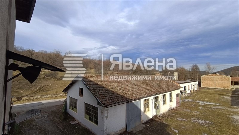 Na sprzedaż  Budynek przemysłowy region Sofia , Etropole , 2665 mkw | 27186092