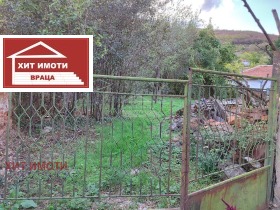 Οικόπεδο Βηστρετσ, Βρατσα