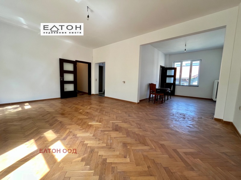 Te koop  3 slaapkamers Sofia , Tsentar , 140 m² | 23481531 - afbeelding [2]