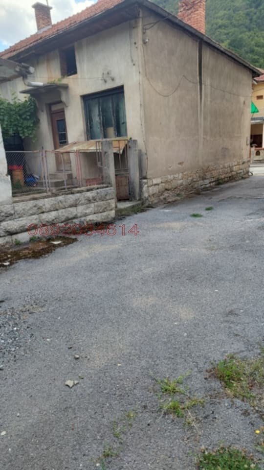 Продава КЪЩА, с. Гложене, област Ловеч, снимка 3 - Къщи - 55680748
