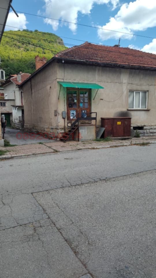 Продава КЪЩА, с. Гложене, област Ловеч