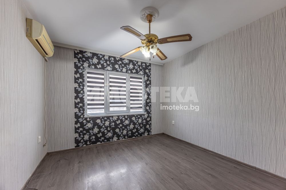 Продава 3-СТАЕН, гр. Варна, Център, снимка 2 - Апартаменти - 53499457