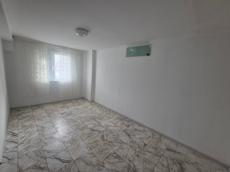 Продава 2-СТАЕН в град Велико Търново, Зона Б - 60 кв.м / 81 500 € » 159 400.15 лв., ЯВЛЕНА-ОФИС ВЕЛИКО ТЪРНОВО