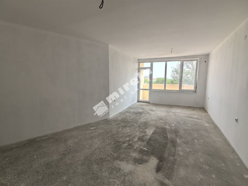 Продается  1 спальня Ямбол , Център , 70 кв.м | 88527354 - изображение [2]