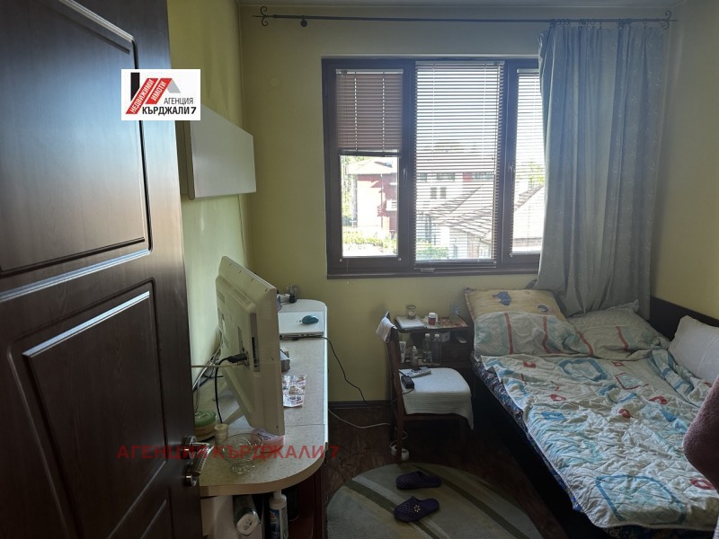 Продава 3-СТАЕН, гр. Кърджали, Байкал, снимка 2 - Апартаменти - 53588599