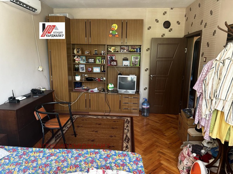 Продава 3-СТАЕН, гр. Кърджали, Байкал