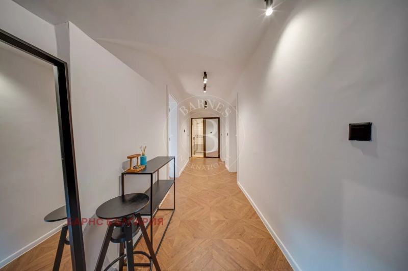 Продава ЕТАЖ ОТ КЪЩА, гр. София, Център, снимка 6 - Етаж от къща - 53028185