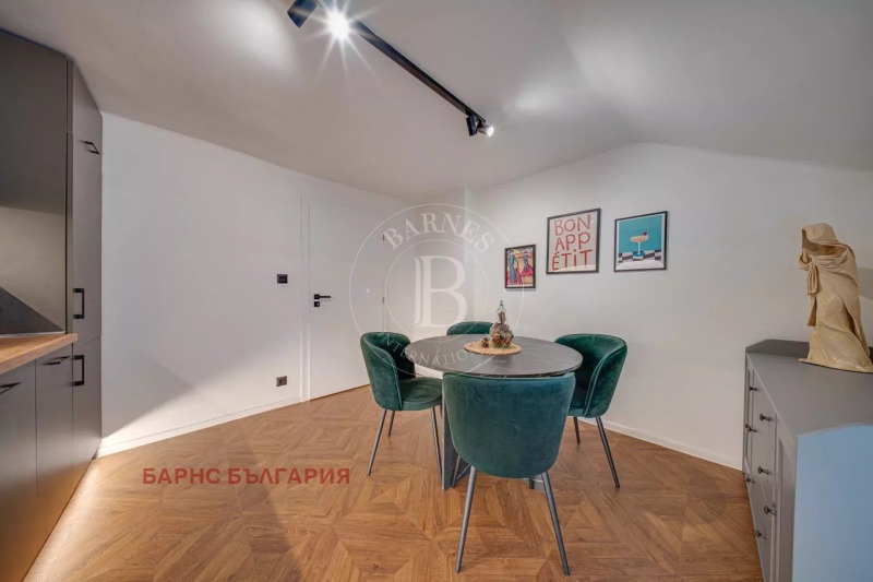 Продава ЕТАЖ ОТ КЪЩА, гр. София, Център, снимка 2 - Етаж от къща - 53028185