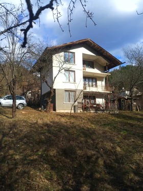 Hus Svidnya, region Sofia 1