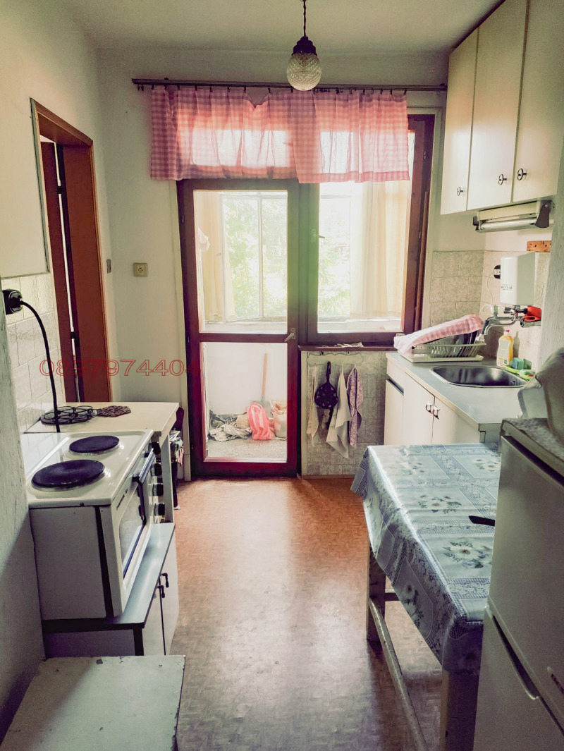 Продава ЕТАЖ ОТ КЪЩА, гр. Попово, област Търговище, снимка 9 - Етаж от къща - 52785078