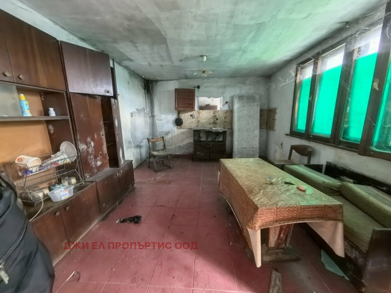 Продава КЪЩА, гр. София, гр. Нови Искър