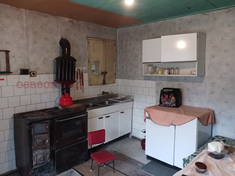 Продава КЪЩА, с. Драгана, област Ловеч, снимка 12 - Къщи - 52783401