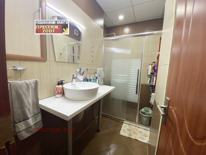 Продава  3-стаен град Шумен , 5-ти полк , 80 кв.м | 83806146 - изображение [10]
