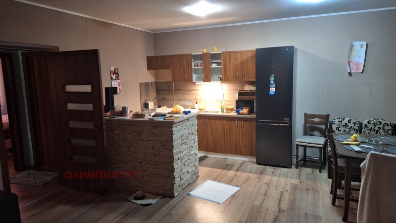 Продава КЪЩА, гр. Плевен, м-т Стражата, снимка 4 - Къщи - 52729480