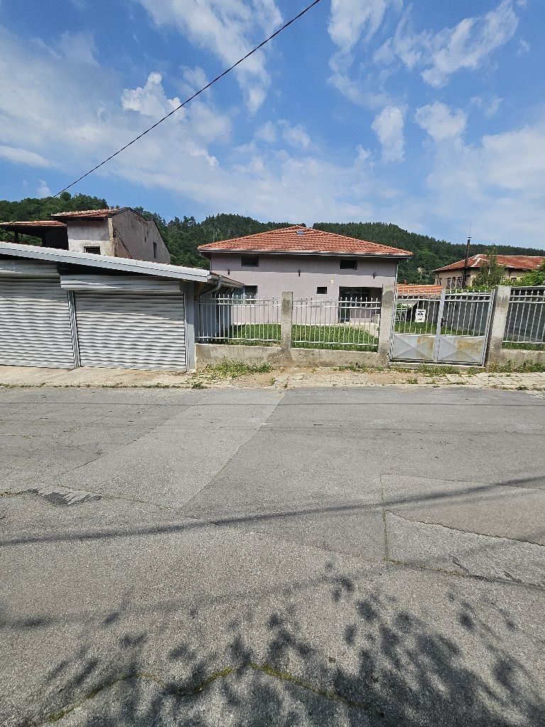 Zu verkaufen  Haus region Kjustendil , Dupniza , 320 qm | 84154108