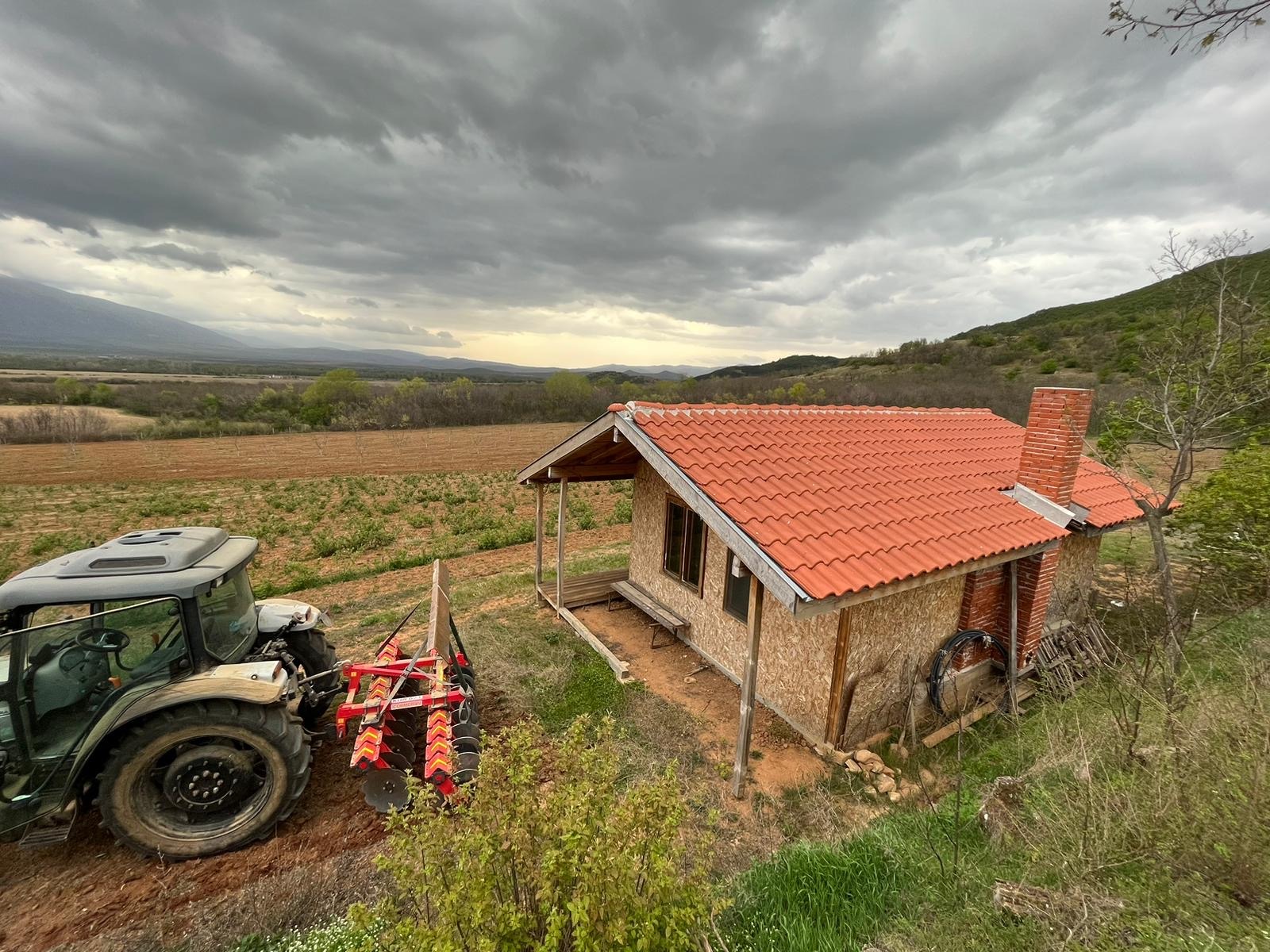 Продава ЗЕМЕДЕЛСКА ЗЕМЯ, с. Войводиново, област Пловдив