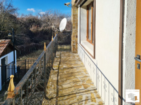 Casa Liubenci, região Veliko Tarnovo 10