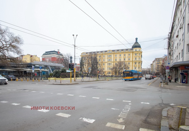 Продава 2-СТАЕН, гр. София, Център