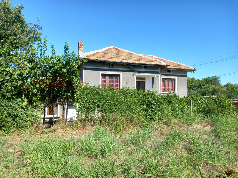 Продава КЪЩА, с. Овча могила, област Велико Търново, снимка 2 - Къщи - 52783139