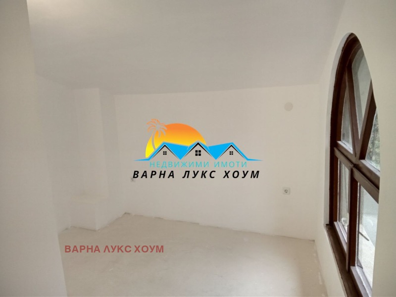 Продава КЪЩА, с. Круша, област Варна, снимка 8 - Къщи - 53350054