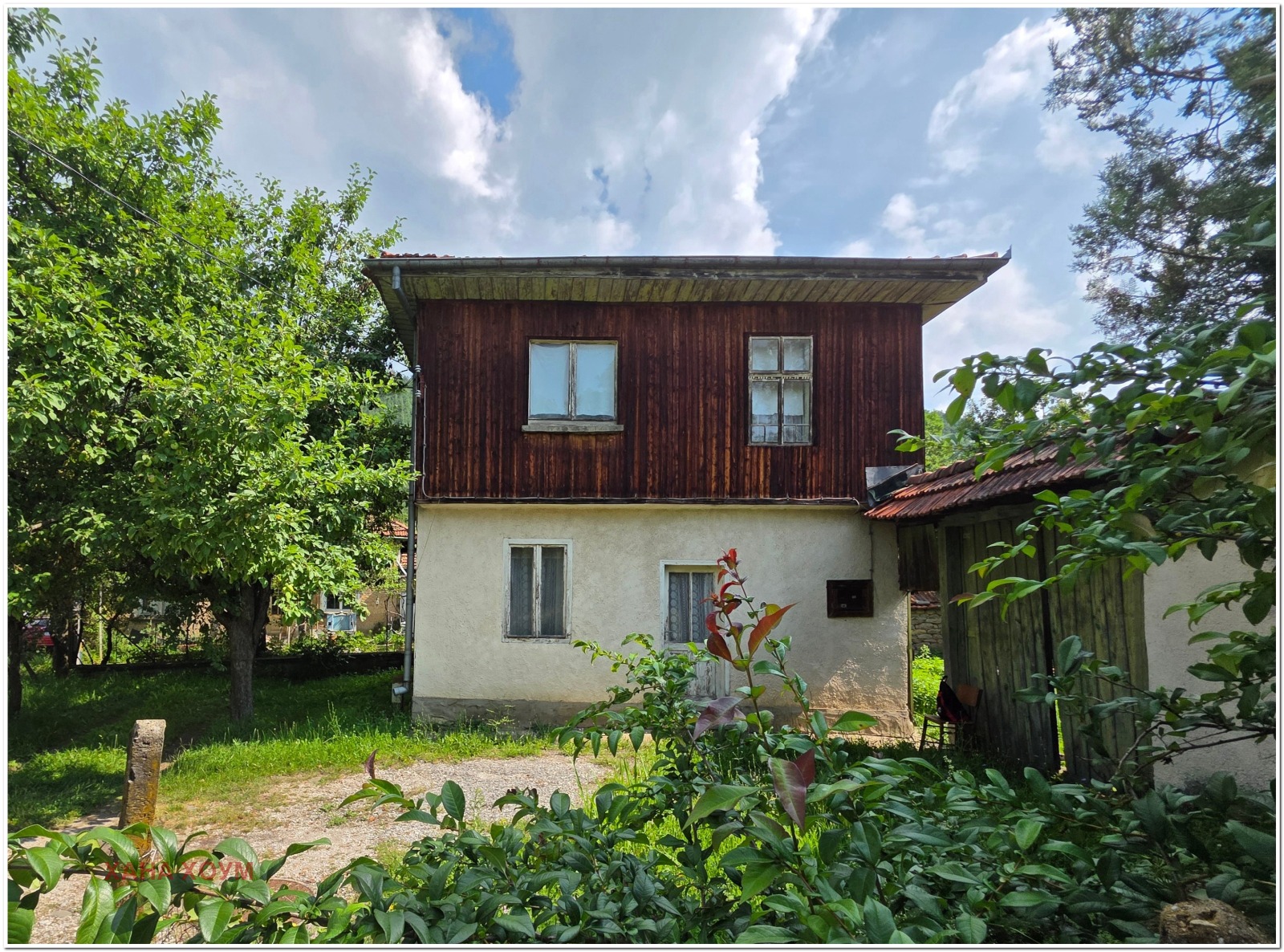Продава КЪЩА, гр. Троян, област Ловеч