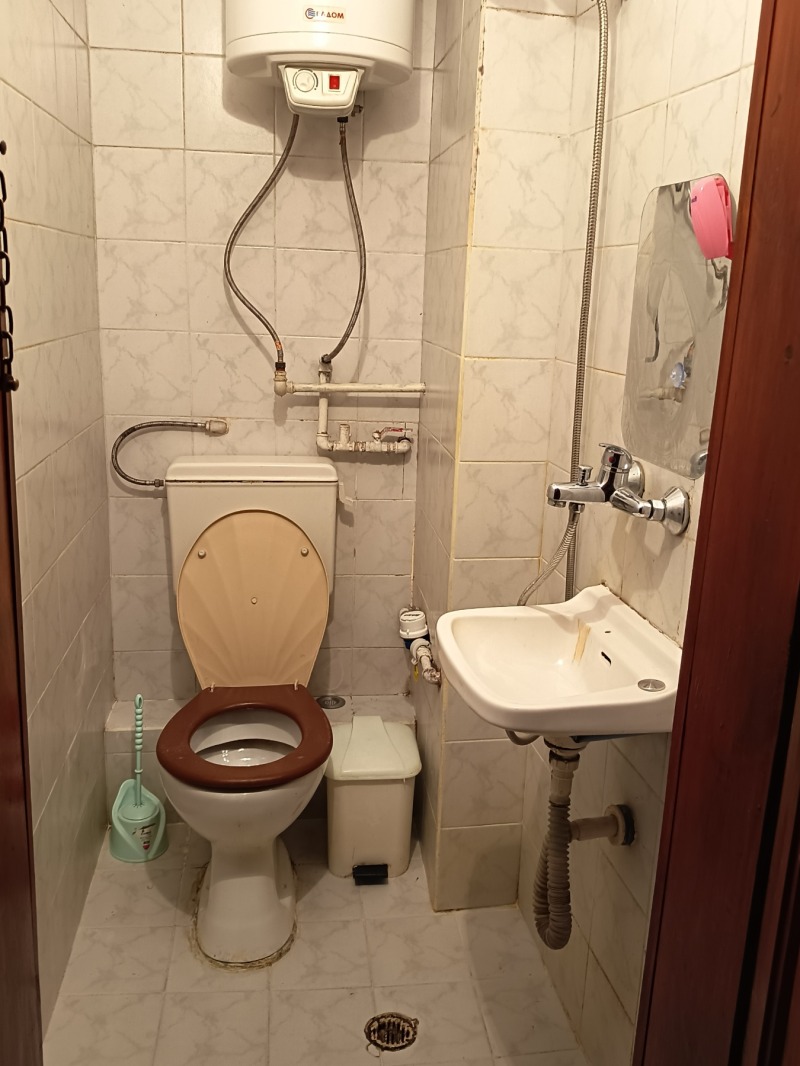 Продава  1-стаен град Благоевград , Широк център , 20 кв.м | 31929190 - изображение [8]