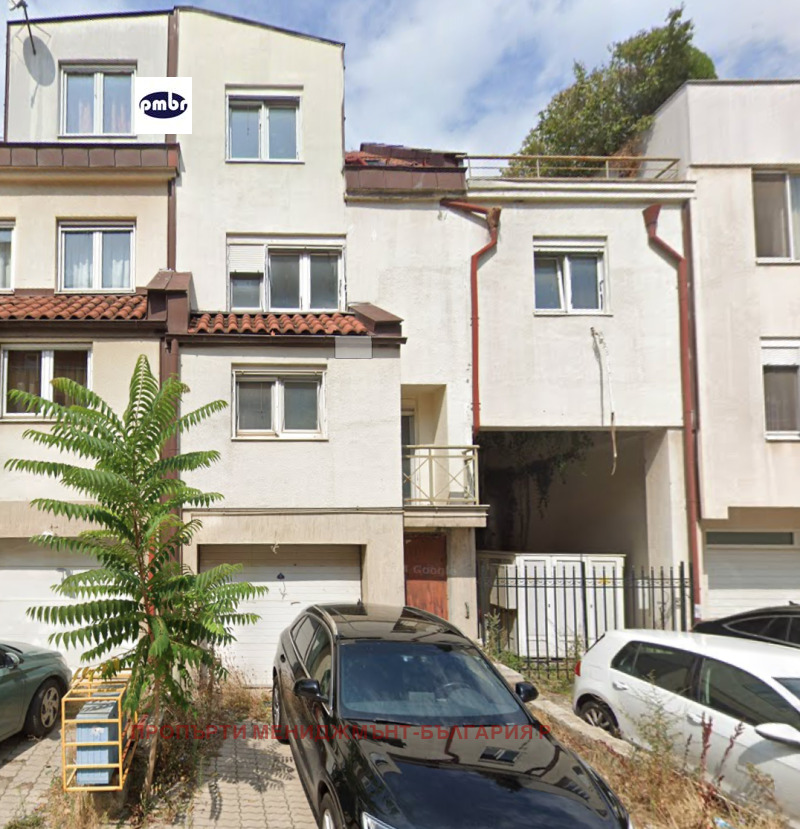 Te koop  Huis Sofia , Manastirski livadi , 300 m² | 77542262