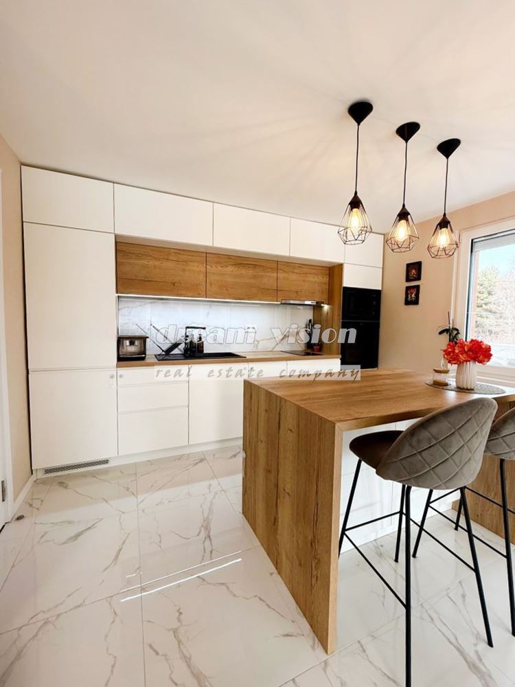 Продава КЪЩА, гр. София, с. Войнеговци