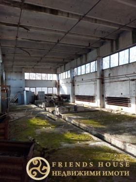 Industrie gebouw Promisjlena zona - Zapad, Razgrad 2