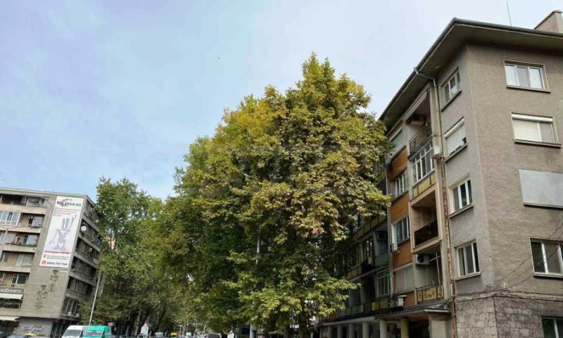 Eladó  2 hálószobás Plovdiv , Centar , 128 négyzetméter | 37526924