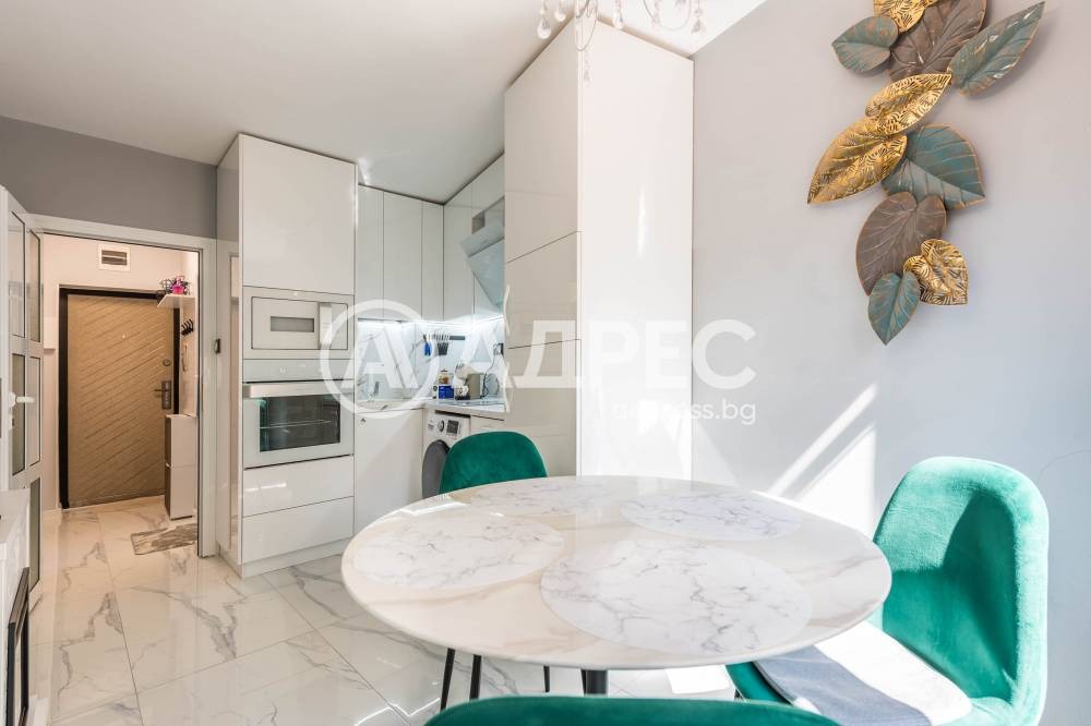 Продава МНОГОСТАЕН, гр. Варна, Център