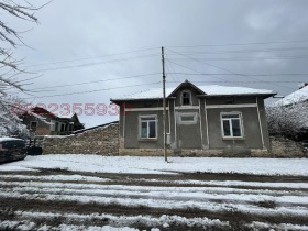 Продава  Къща, с. Бресте