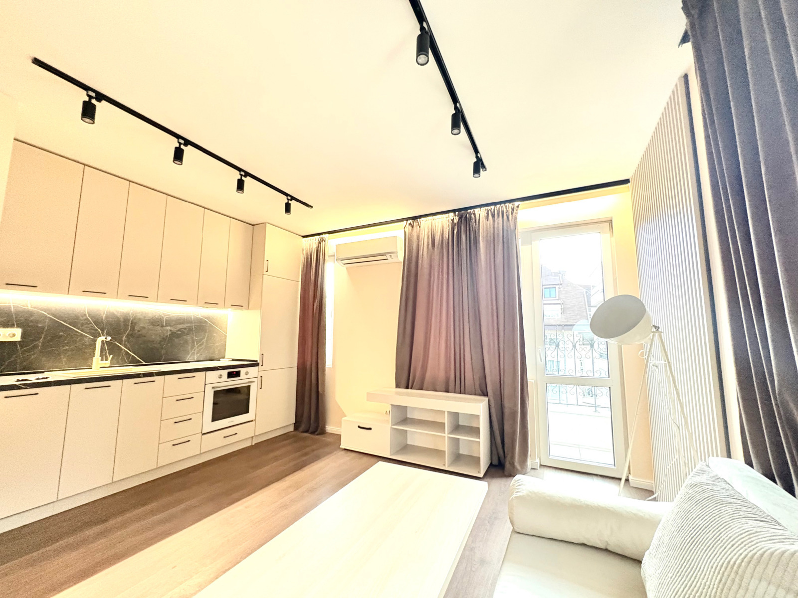 Продава 3-СТАЕН, гр. София, Гео Милев, снимка 2 - Апартаменти - 54992982