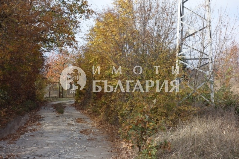 Продава  Парцел град Варна , м-т Боровец - юг , 3700 кв.м | 23815013 - изображение [2]