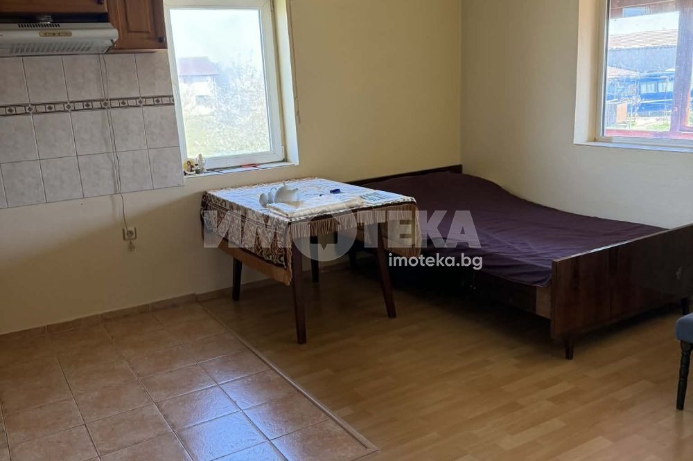 Продава КЪЩА, с. Божурец, област Добрич, снимка 5 - Къщи - 54531084