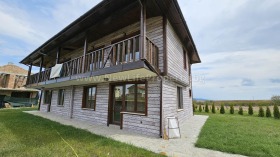 Продажба на имоти в с. Медово, област Бургас - изображение 1 