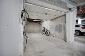 Garage Lozenez, Sofia 1