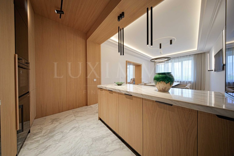 Продава МНОГОСТАЕН, гр. София, Център, снимка 10 - Апартаменти - 52576806