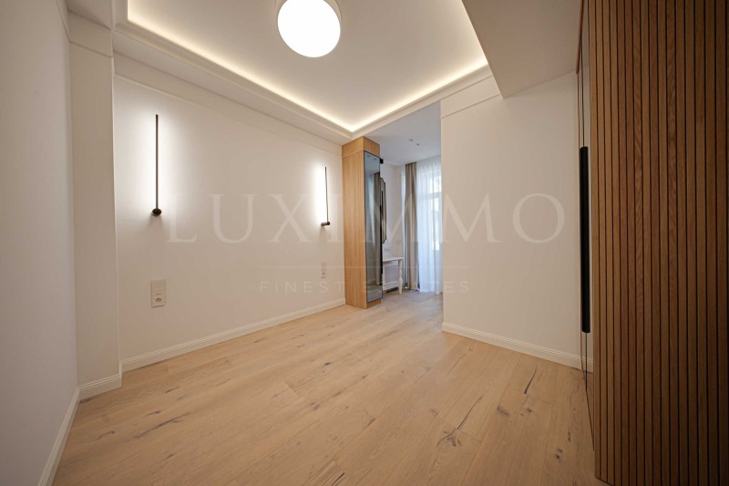 Продава МНОГОСТАЕН, гр. София, Център, снимка 16 - Апартаменти - 52576806