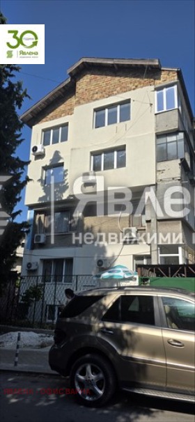 Piso de la casa Asparujovo, Varna