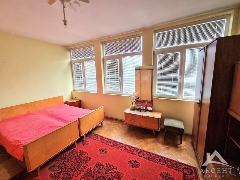 Myytävänä  2 makuuhuonetta Pernik , Tsentar , 98 neliömetriä | 49071313 - kuva [10]