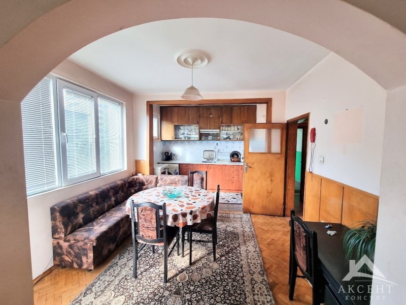 Myytävänä  2 makuuhuonetta Pernik , Tsentar , 98 neliömetriä | 49071313 - kuva [3]