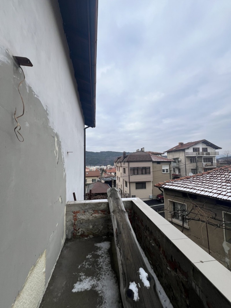 Продава ЕТАЖ ОТ КЪЩА, гр. Дупница, област Кюстендил, снимка 2 - Етаж от къща - 53333275