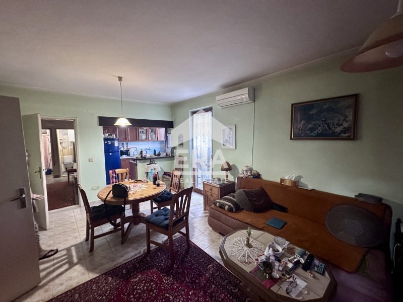 Продава ЕТАЖ ОТ КЪЩА, гр. Велико Търново, Варуша, снимка 4 - Етаж от къща - 56022652