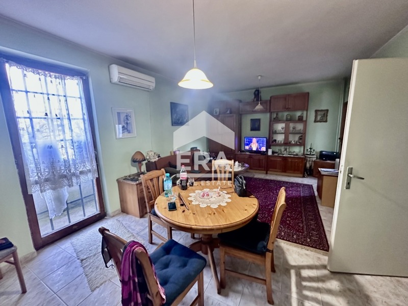 Продава ЕТАЖ ОТ КЪЩА, гр. Велико Търново, Варуша, снимка 2 - Етаж от къща - 56022652