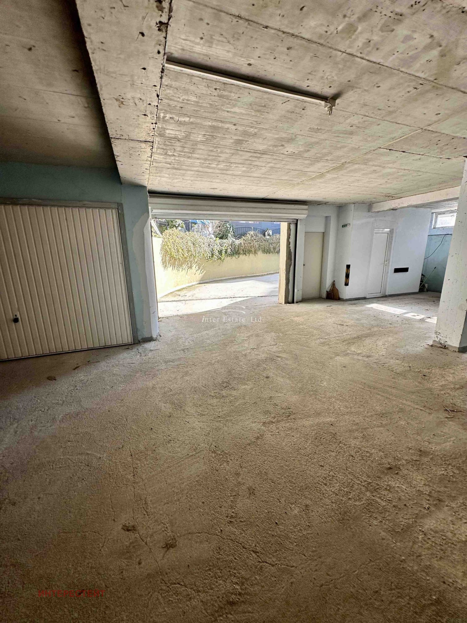 Продава ГАРАЖ, ПАРКОМЯСТО, гр. Бургас, Сарафово, снимка 2 - Гаражи и паркоместа - 53604303