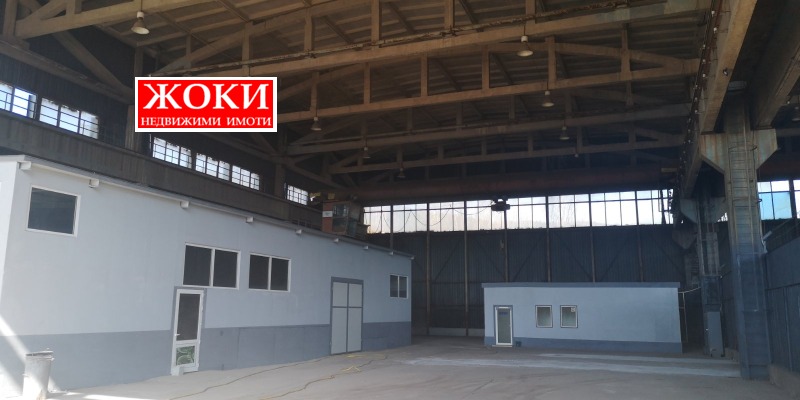 Продава ПРОМ. ПОМЕЩЕНИЕ в град Перник, Промишлена зона - 2432 кв.м / 1 280 000 € » 2 503 462.40 лв., ЖОКИ ЕООД