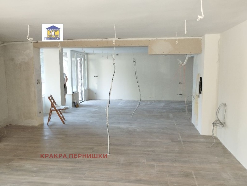 À venda  Escritório Sofia , Ovtcha kupel , 98 m² | 43848853